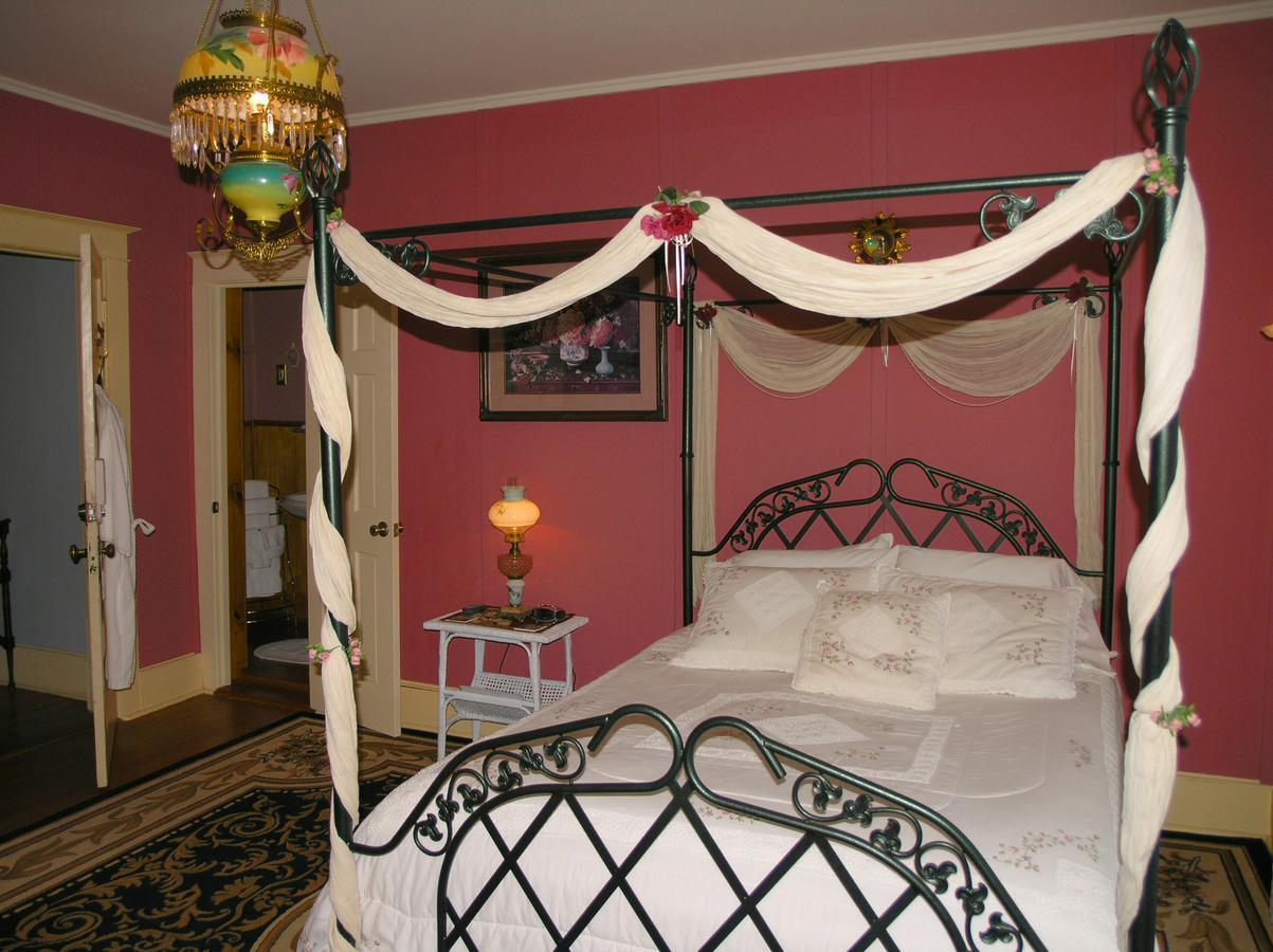 Magnolia Grove Bed And Breakfast Hernando Exterior photo